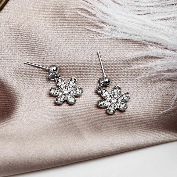 CLOSEOUT! Antiqued Silver CZ Pave Daisy Earrings - Picture 3 of 7